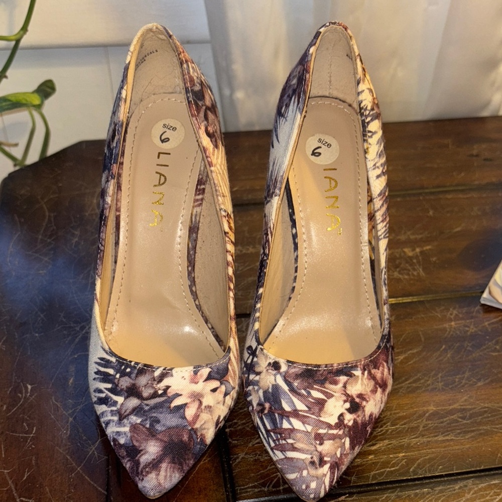 Beautifully designed Stiletto Heels with Pointed Toe